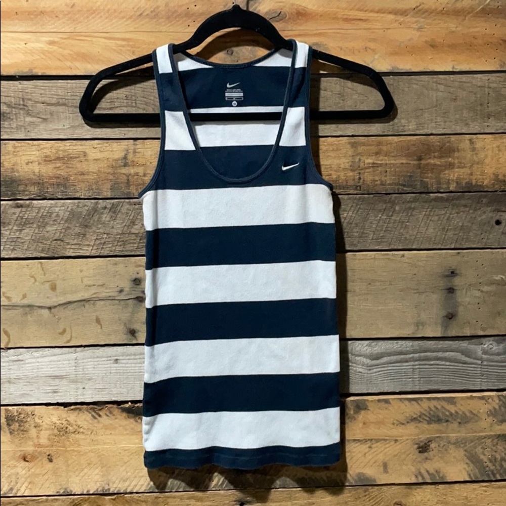Nike racerback, ribbed tank (M)